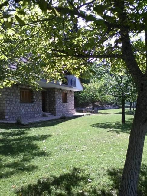 Mikro Katafygio Stavli Exterior photo
